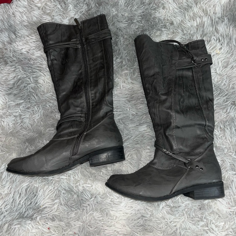 (Brand Unknown) - Grey Boots